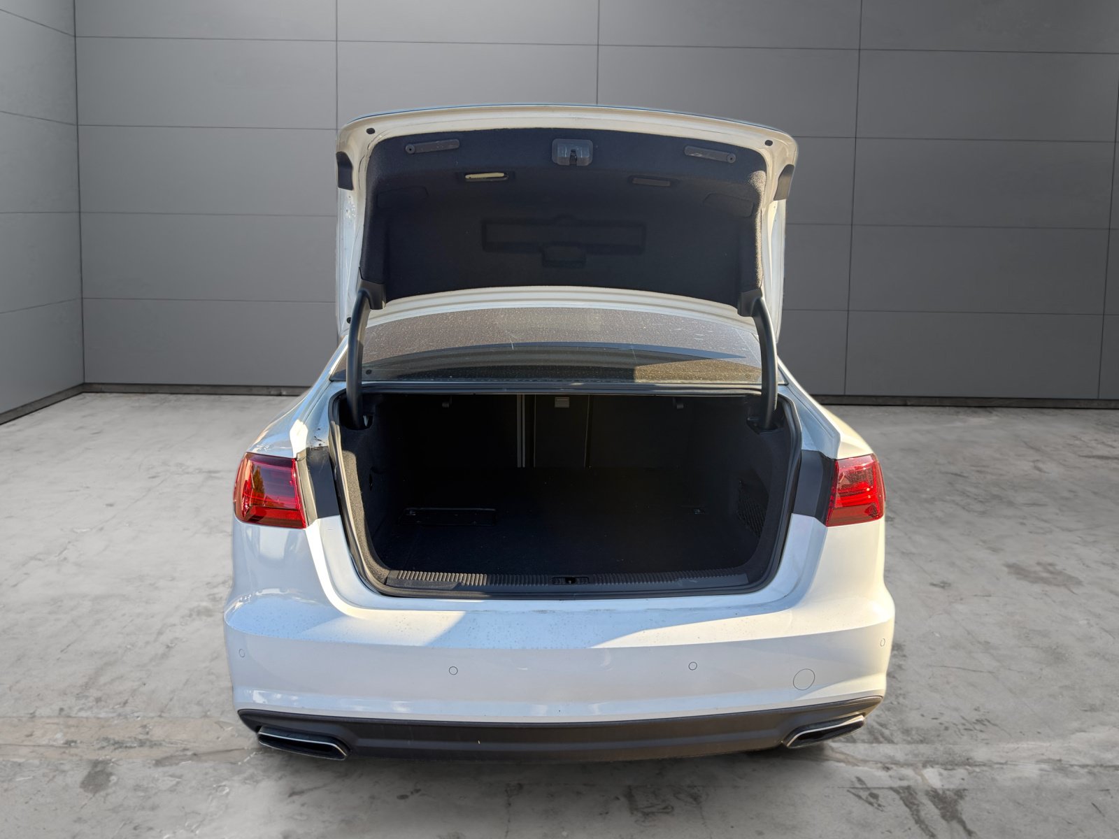 Used 2018 Audi A6 2.0T Premium w/ 19" Sport Package FWD image 19