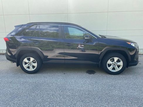 Used 2019 Toyota RAV4 XLE w/ Convenience Package AWD/4WD image 4