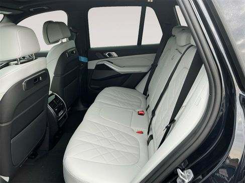 New 2026 BMW X5 xDrive40i w/ M Sport Package image 13