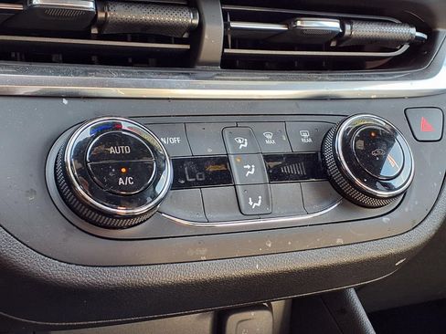 Used 2024 Buick Envista Preferred FWD image 23