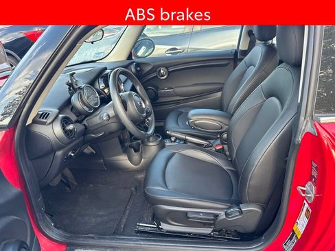 Used 2021 MINI Cooper 2-Door Hardtop FWD image 5