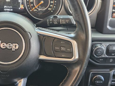 Used 2020 Jeep Wrangler Unlimited Sahara AWD/4WD image 31