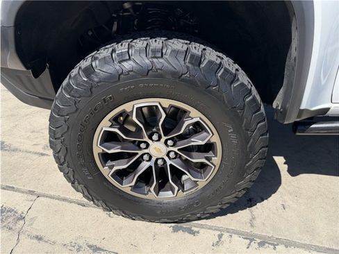 Used 2018 Chevrolet Colorado ZR2 AWD/4WD image 11