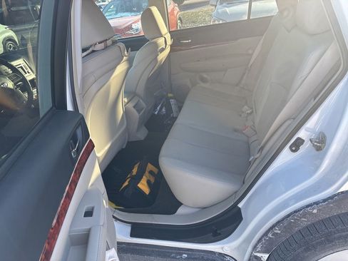 Used 2012 Subaru Outback 2.5i Limited image 24