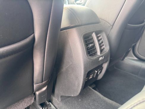 Used 2021 Jeep Cherokee Latitude Lux w/ Comfort/Convenience Group AWD/4WD image 24