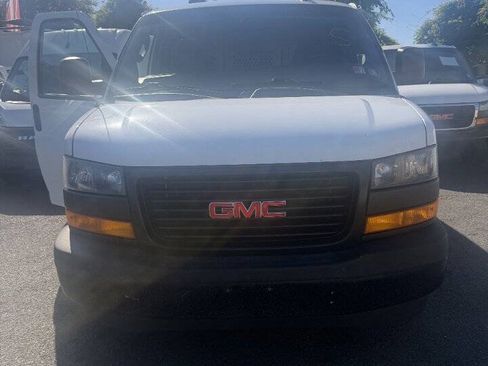 Used 2019 GMC Savana 2500 RWD image 12