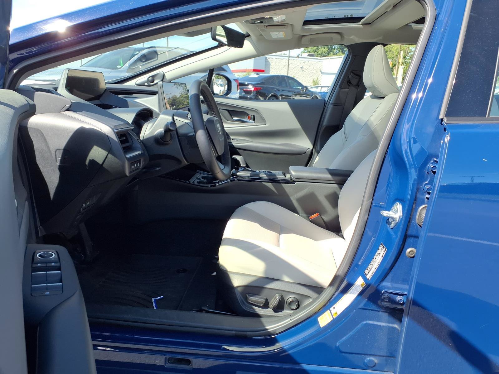Used 2024 Toyota Prius Limited w/ Limited Premium Package AWD/4WD image 17