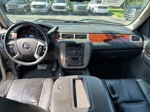 Used 2009 GMC Sierra 2500 SLT w/ SLT Convenience Package AWD/4WD image 10