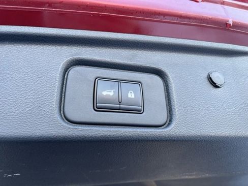 Used 2025 Nissan Pathfinder SL image 35