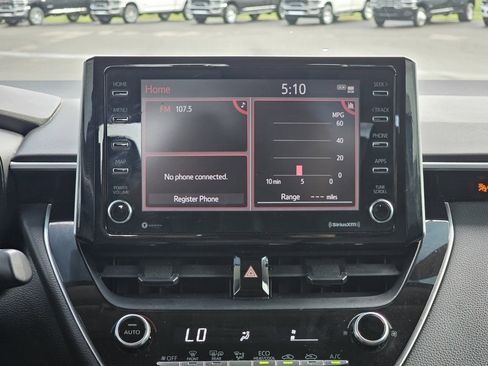 Used 2021 Toyota Corolla LE image 30