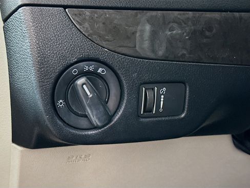 Used 2019 Dodge Grand Caravan SE image 16