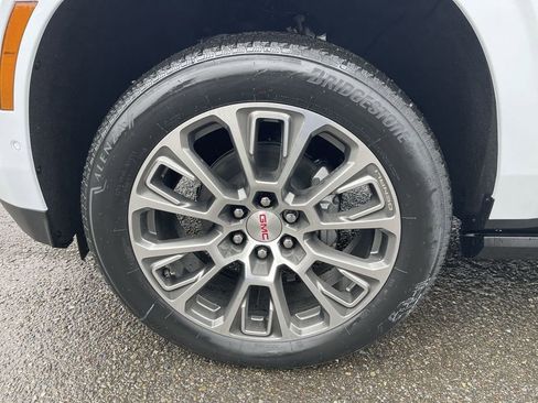 New 2026 GMC Yukon XL Denali w/ Denali Reserve Package image 34