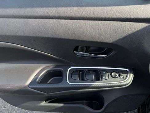 New 2025 Nissan Versa SR w/ Trunk Package image 19