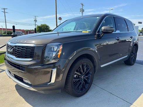 Used 2022 Kia Telluride SX w/ SX Prestige Package AWD/4WD image 3