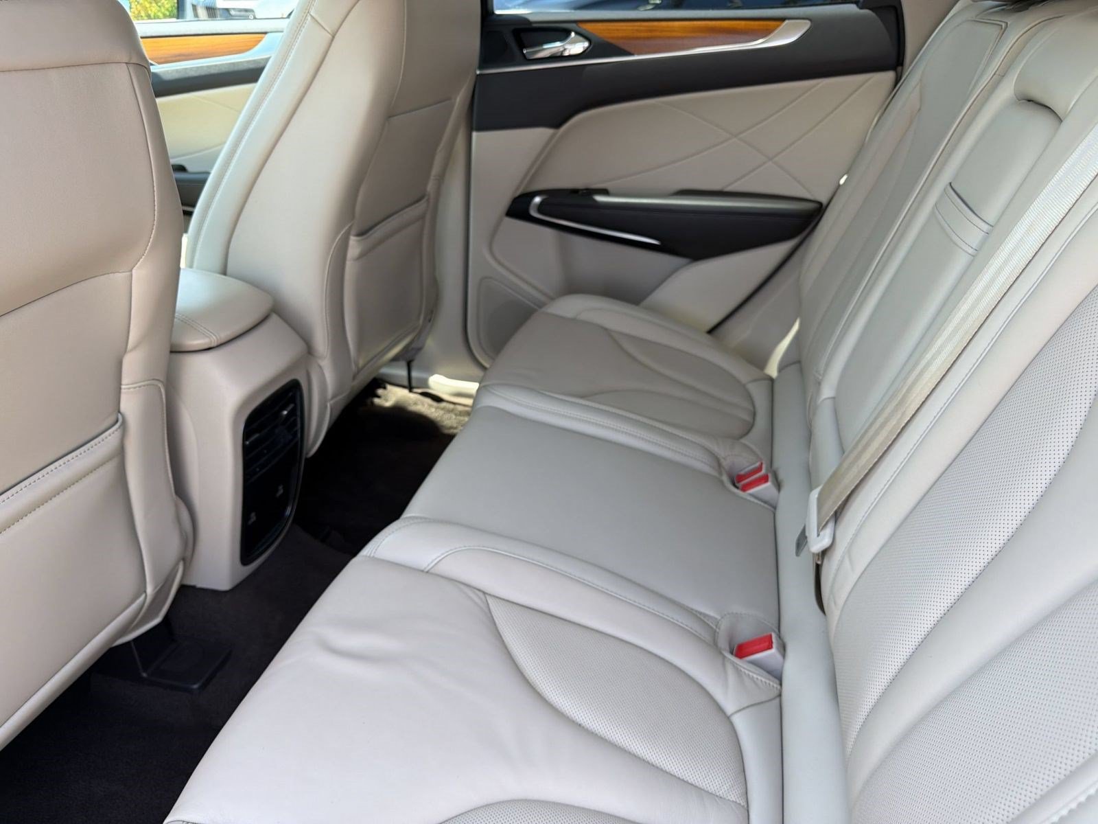 Used 2019 Lincoln MKC Select w/ Select Plus Package FWD image 23