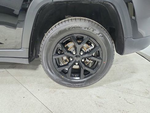 Used 2024 Jeep Grand Cherokee Altitude image 43