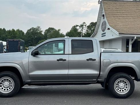 Used 2023 Chevrolet Colorado W/T RWD image 8