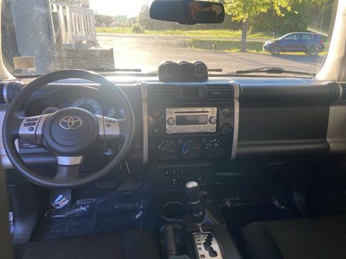 Used 2012 Toyota FJ Cruiser 4WD w/ Upgrade Pkg image 20