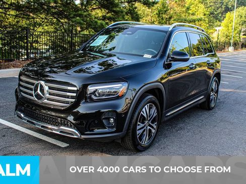 Used 2024 Mercedes-Benz GLB 250 4MATIC image 3