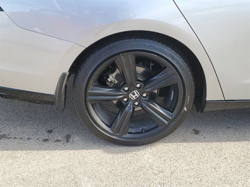 Used 2024 Honda Accord Sport image 5