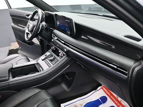 Used 2024 Hyundai Palisade Calligraphy image 2