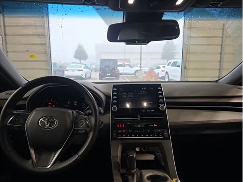 Used 2021 Toyota Avalon XLE image 13
