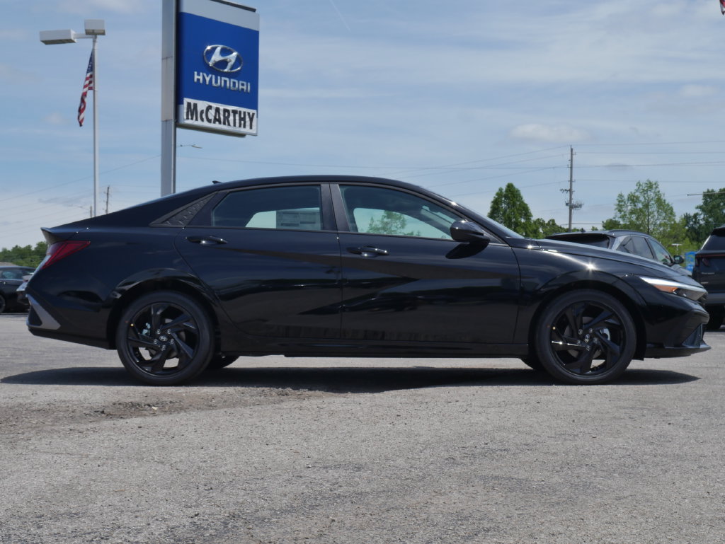 New 2026 Hyundai Elantra SEL FWD image 20