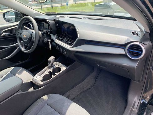 Certified 2024 Chevrolet Trax LS w/ LS Convenience Package FWD image 25