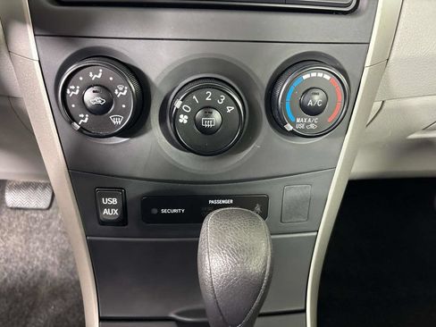 Used 2012 Toyota Corolla L FWD image 18