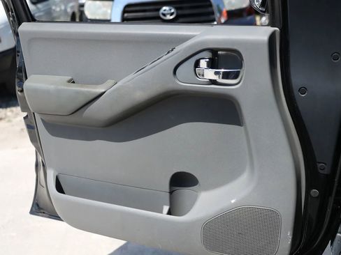 Used 2012 Nissan Frontier SV w/ Sport Appearance Pkg RWD image 36