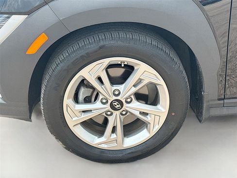 Certified 2023 Hyundai Kona SEL w/ Convenience Package AWD/4WD image 31