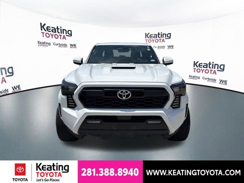 Used 2024 Toyota Tacoma TRD Sport AWD/4WD image 2