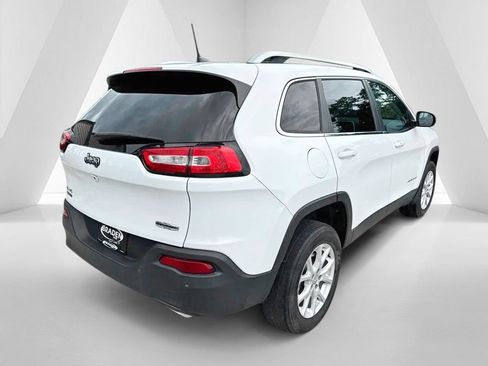 Used 2018 Jeep Cherokee Latitude Plus w/ Comfort/Convenience Group AWD/4WD image 7