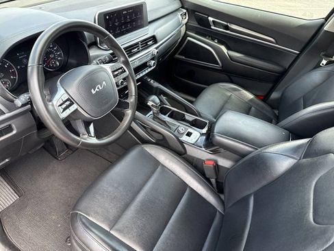 Used 2022 Kia Telluride S FWD image 9