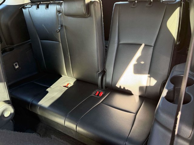 Used 2023 Toyota Highlander Limited AWD/4WD image 32