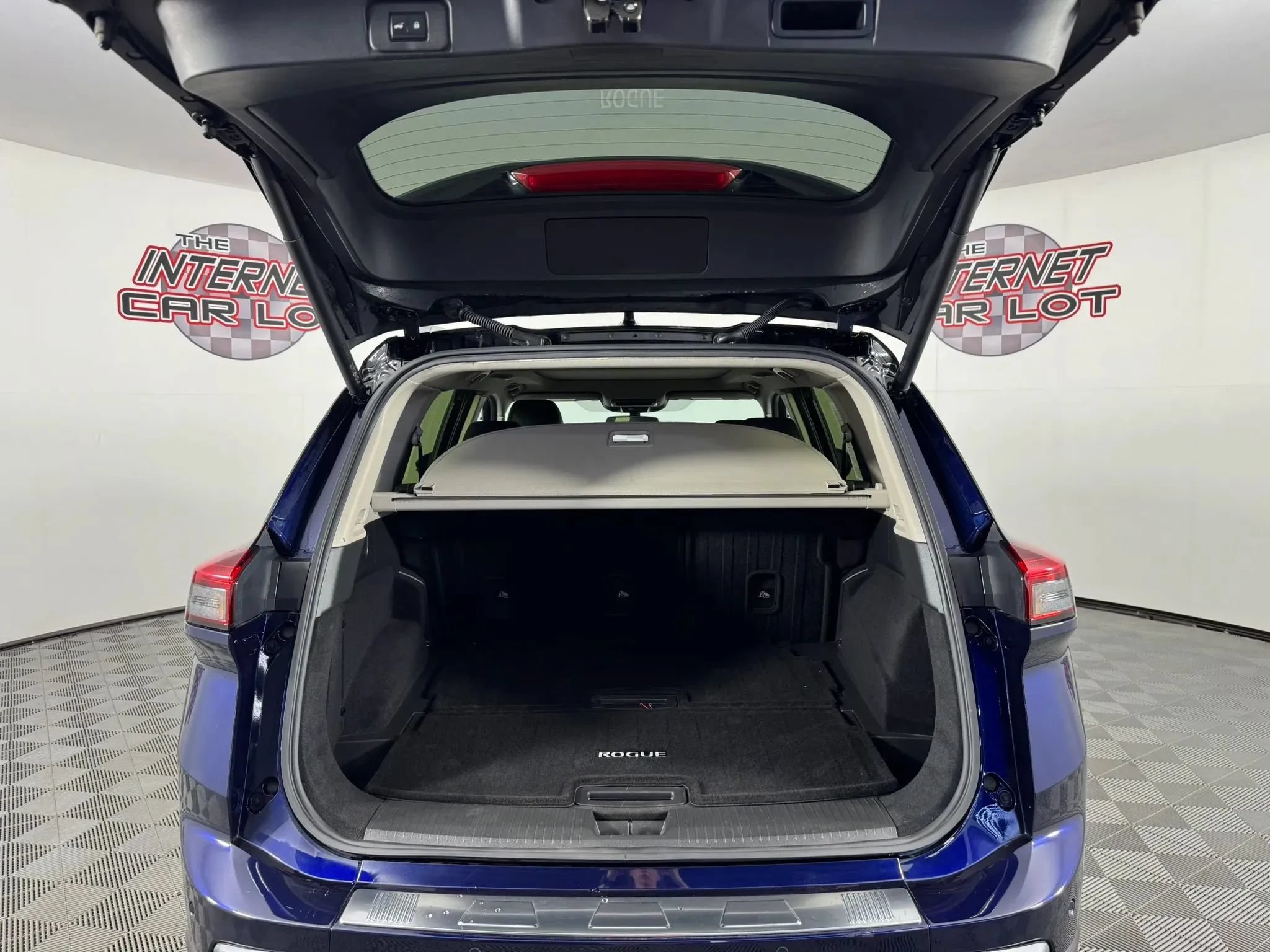 Used 2024 Nissan Rogue SL w/ SL Premium Package FWD image 31