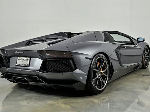 Used 2015 Lamborghini Aventador LP 700-4 AWD/4WD image 9