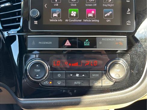 Used 2019 Mitsubishi Outlander SEL AWD/4WD image 27