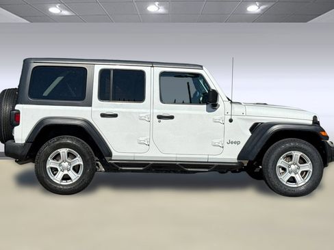 Used 2019 Jeep Wrangler Unlimited Sport S image 2