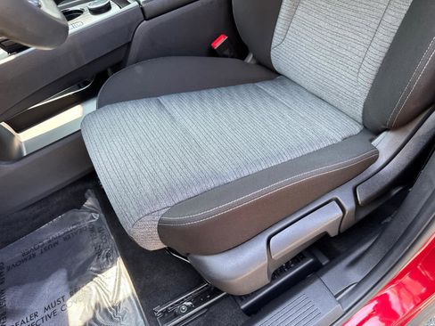 Used 2022 Nissan Rogue S image 16