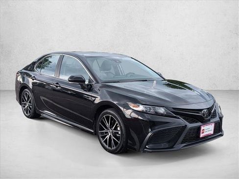 Certified 2024 Toyota Camry SE FWD image 3