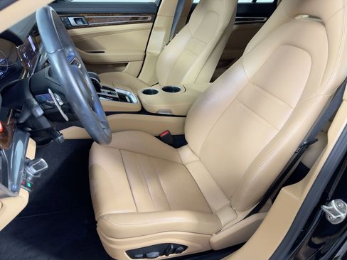 Certified 2023 Porsche Panamera 4 image 5