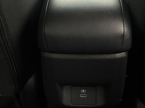 Used 2025 Nissan Versa SV FWD image 23