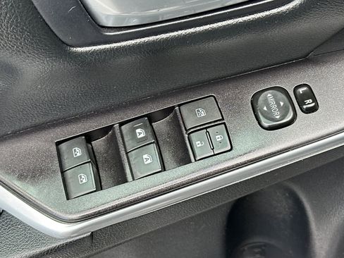 Used 2015 Toyota Camry LE image 13