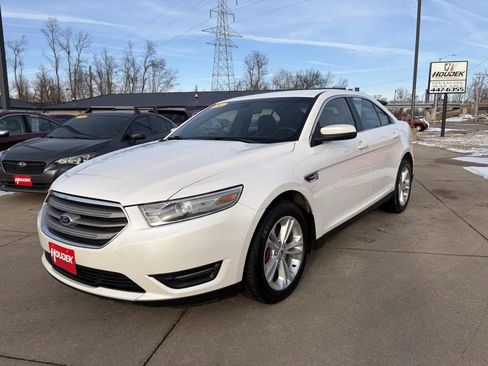 Used 2014 Ford Taurus SEL w/ Equipment Group 201A FWD image 3