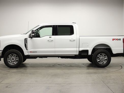 Used 2025 Ford F250 Lariat image 5