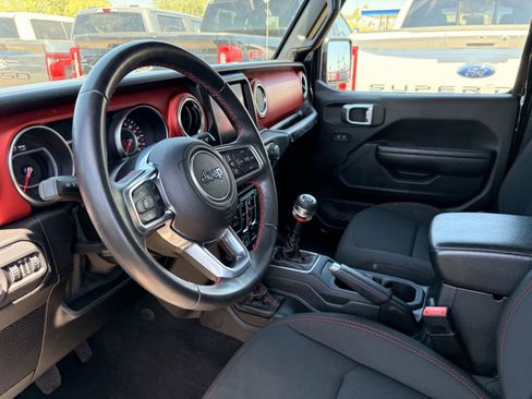 Used 2021 Jeep Wrangler Unlimited Rubicon AWD/4WD image 16