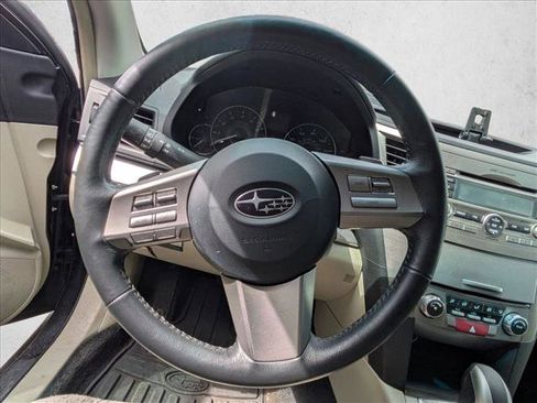 Used 2010 Subaru Outback 2.5i Premium AWD/4WD image 16