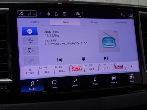 Used 2024 Chrysler Pacifica Touring-L image 33