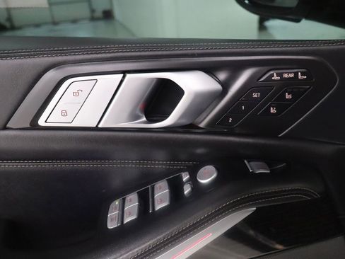 Used 2019 BMW X7 xDrive50i w/ M Sport Package AWD/4WD image 11